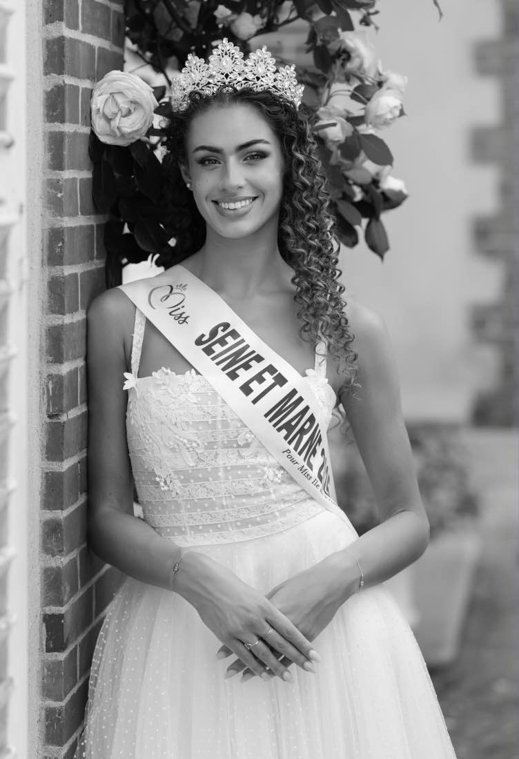 Photo N&B Miss S&M 2025